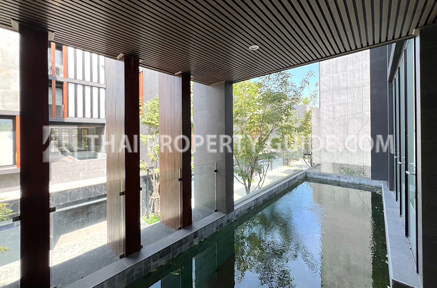 House with Private Pool in Srinakarin 